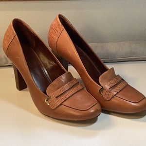 Beautiful Banana Republic Leather Buckle Accent Stacked Heel Slip-on 10 Woman’s